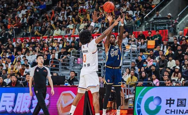 乐鱼app-央视直播！上海VS广东胜券在握，五位国手同时缺阵，杜锋恐遭淘汰